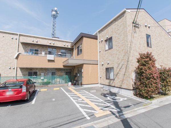 清潔感のある施設の外観