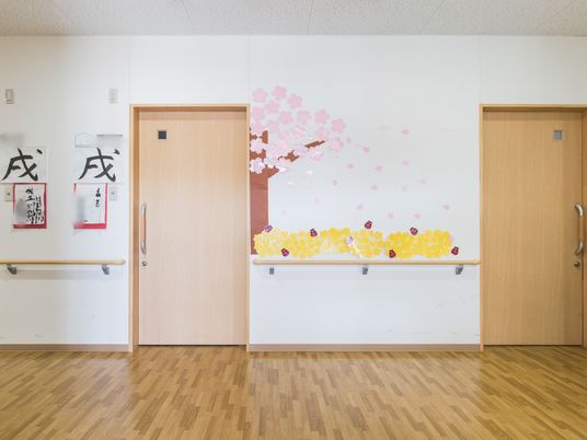 和風の壁画廊下