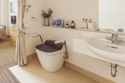 円形デザインの建物外観