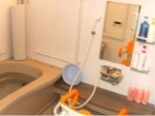 介護向け設備の浴室