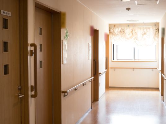 廊下の明るい雰囲気