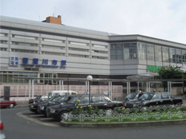 広々とした建物の外観
