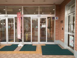 エントランスの外観