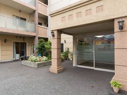 エントランスと植栽の景観