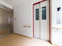 清潔感のあるエレベーター