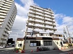 複数階建て建物エクステリア
