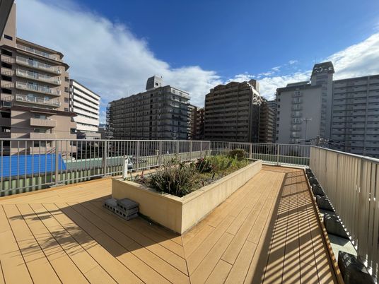 開放的なテラスの景色