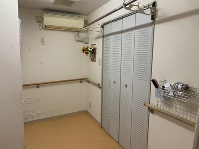 安全な手すり付きエントランス