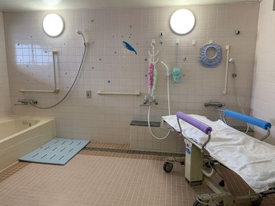 介護施設の快適な浴室