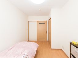 居室の明るいインテリア