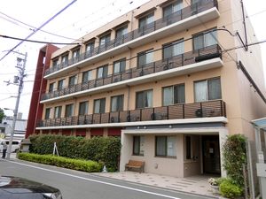 多階建ての建物外観