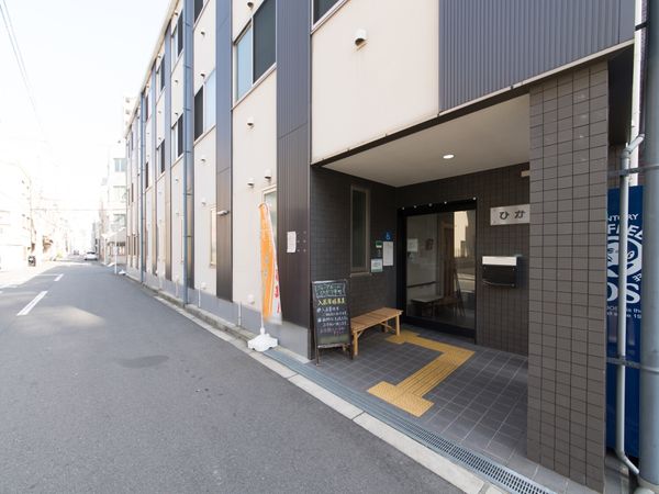 建物入口と暖簾