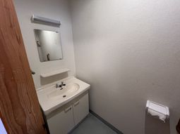 シンプルな洗面台