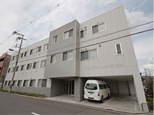 現代的な建物の外観