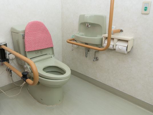 バリアフリー設計のトイレ