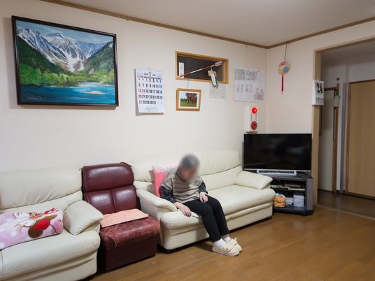  温もりのある共有リビング  