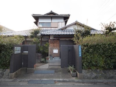 和風建築のエントランス