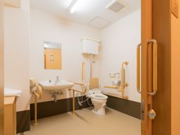 バリアフリーのトイレ設備