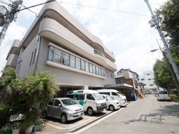 現代的な建物の外観