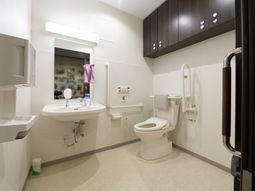バリアフリーのトイレ設備