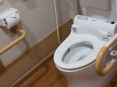 手すり付きトイレ設備