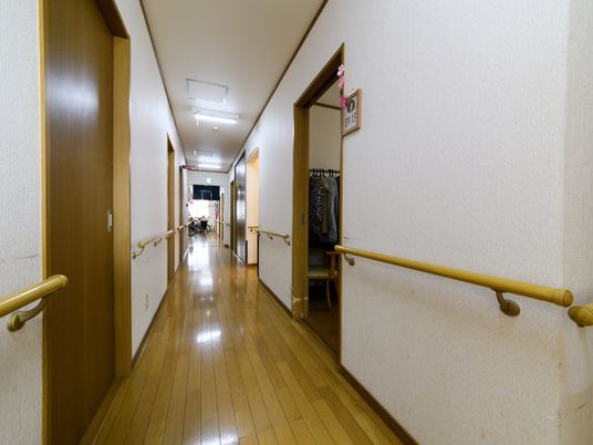 廊下の先の風景