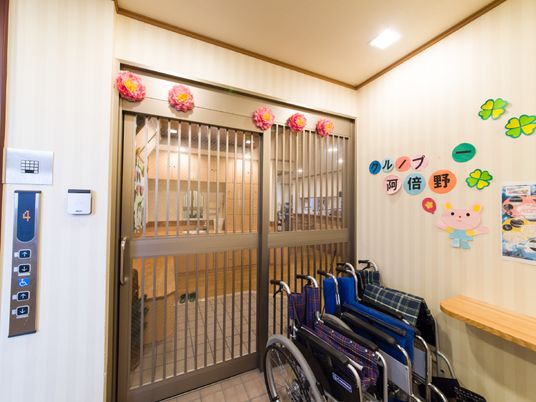 エレベーター前の車椅子エリア