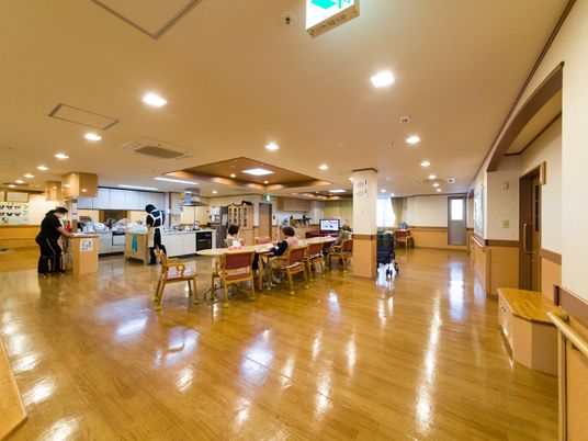 ゆったりした食堂空間