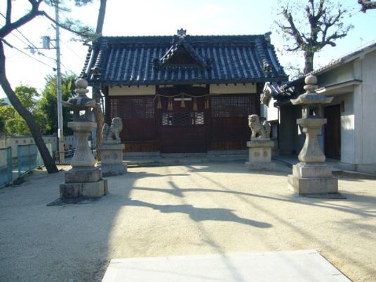 伝統的な建物の門構え