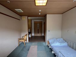 落ち着いた雰囲気の居室