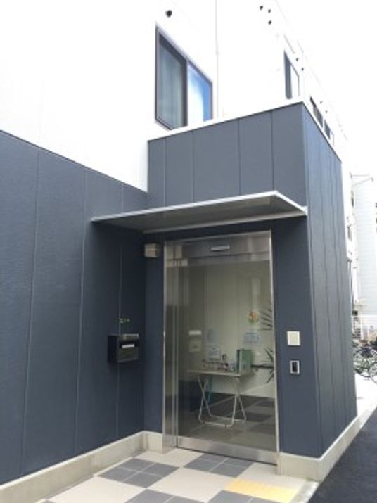 清潔感のあるエントランス