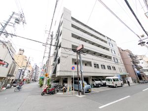多階層建物の外観