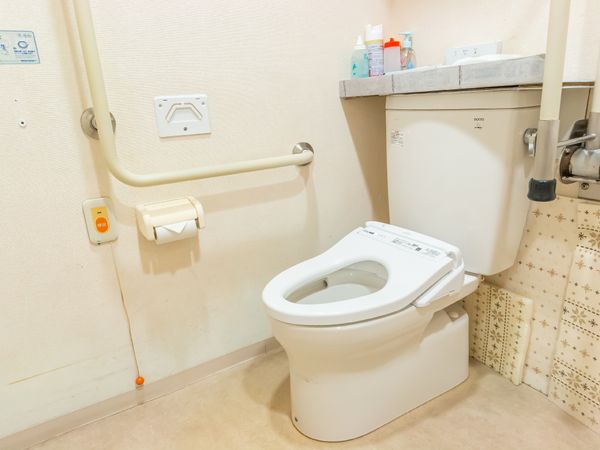 手すり付きトイレ空間