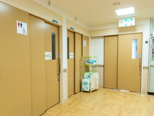清潔な廊下と扉