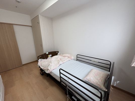 居室のベッド