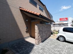清潔感のある建物入口