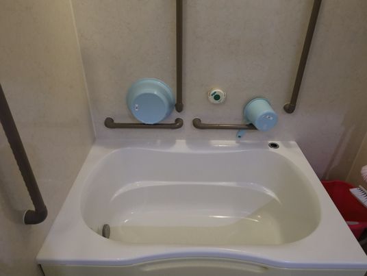 バリアフリーの洗面台設備