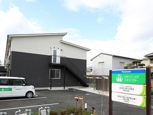 エントランス前の外観  