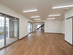 広い明るい共用空間  
