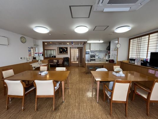 広々としたラウンジ