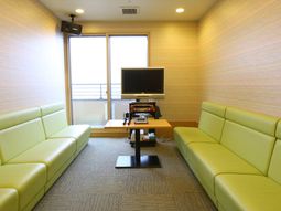 明るいリビングの様子