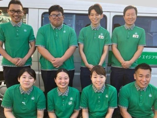 スタッフ集合写真  