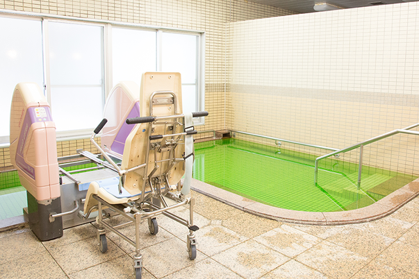 入浴設備と椅子リフト