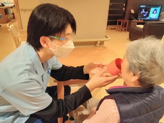 優しい会話の居室