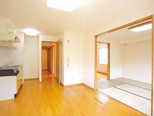 明るい室内の居室