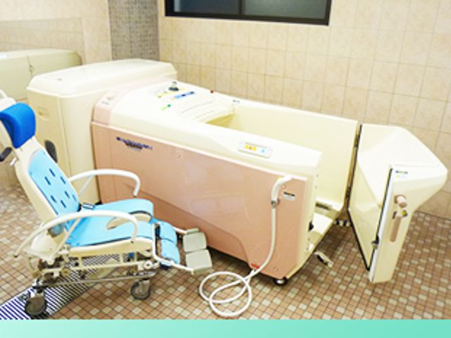浴槽のある浴室 浴室 移動が簡単な浴槽の設計です。安全で快適にご利用いただけます。