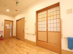 和風の明るい廊下