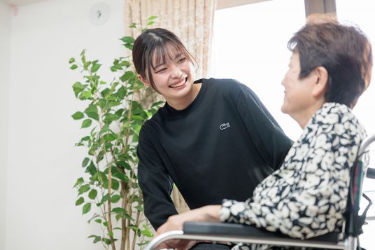 暖かい対話の場面