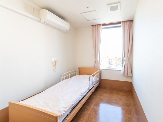 シンプルな居室の一角