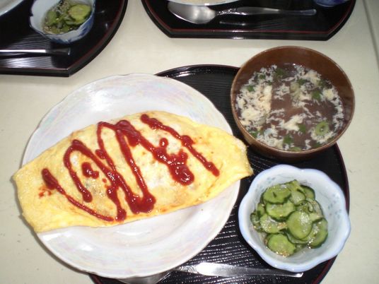 オムライスの食事